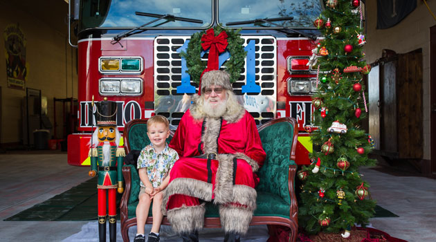 Firehouse Pictures with Santa 2022